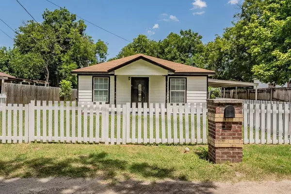 312 N Wood Street, Cleburne, TX 76033