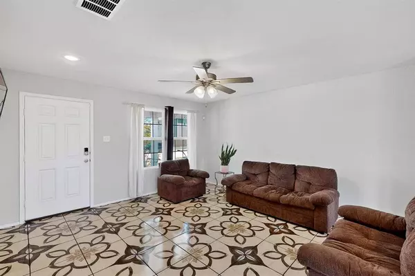 856 Towngreen Drive, Cleburne, TX 76031