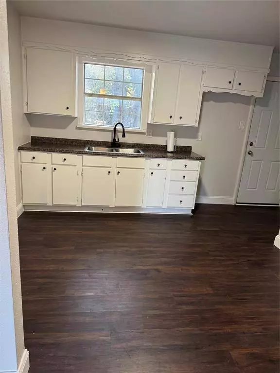 3720 Carey Street, Fort Worth, TX 76119