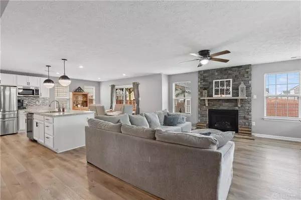 128 Regatta Park Drive, Fairborn, OH 45324