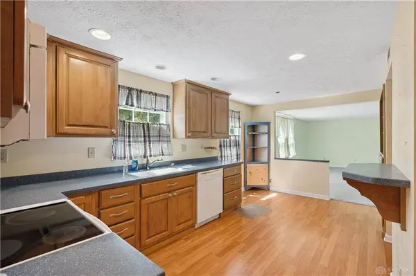 350 W Alkaline Springs Road, Vandalia, OH 45377