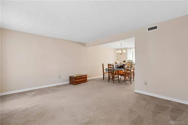 350 W Alkaline Springs Road, Vandalia, OH 45377