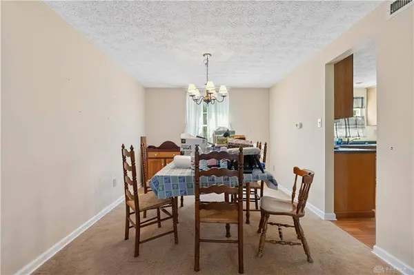 350 W Alkaline Springs Road, Vandalia, OH 45377