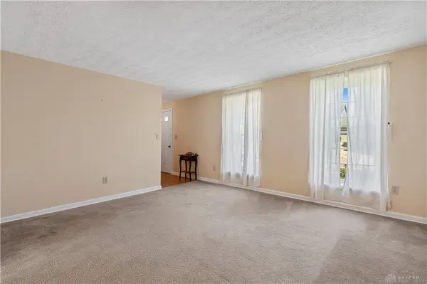 350 W Alkaline Springs Road, Vandalia, OH 45377