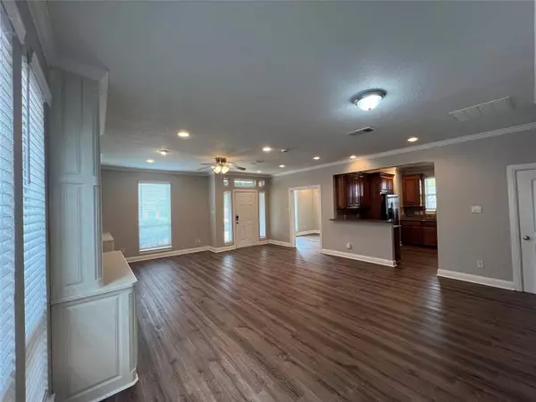 4916 Ridglea Hills Court, Fort Worth, TX 76116