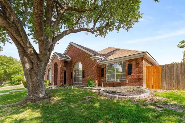 9209 Woodlake Drive, Rowlett, TX 75088