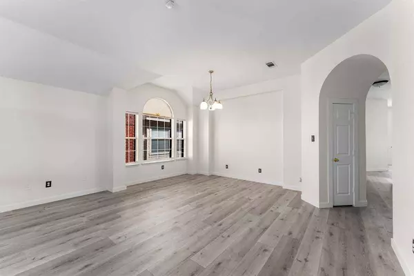 9209 Woodlake Drive, Rowlett, TX 75088