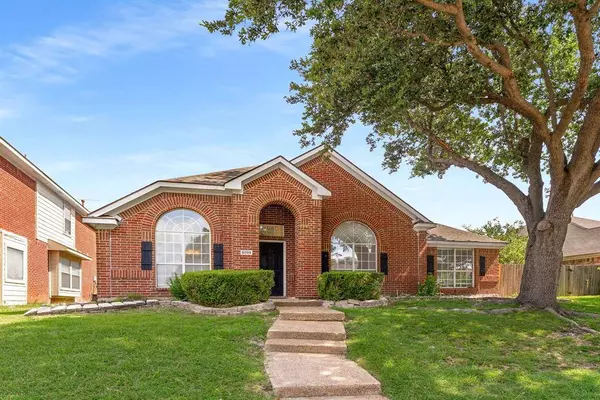 9209 Woodlake Drive, Rowlett, TX 75088