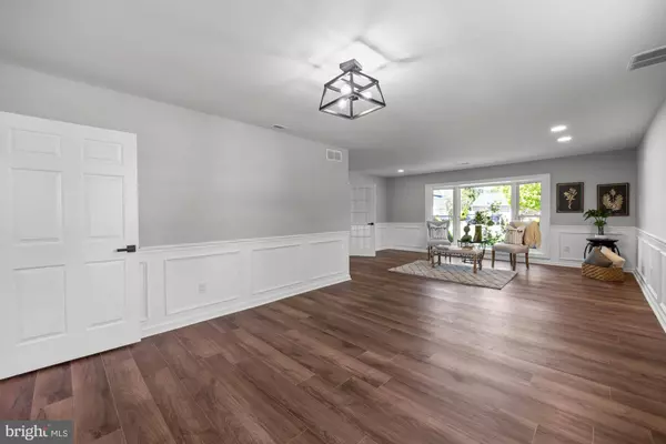 509 LONGSTONE DR, Cherry Hill, NJ 08003