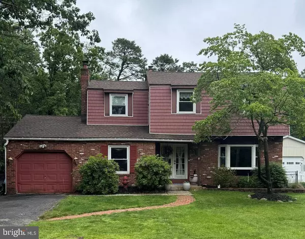 312 WALNUT AVE, Marlton, NJ 08053