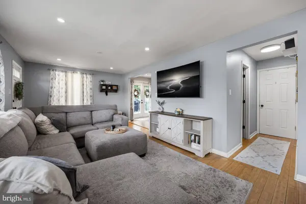 200 CRESTVIEW AVE, Blackwood, NJ 08012