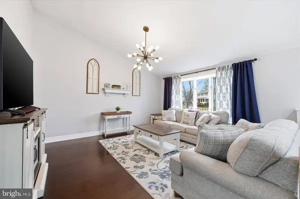 1502 HILLSIDE DR, Cherry Hill, NJ 08003
