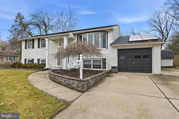 1502 HILLSIDE DR, Cherry Hill, NJ 08003