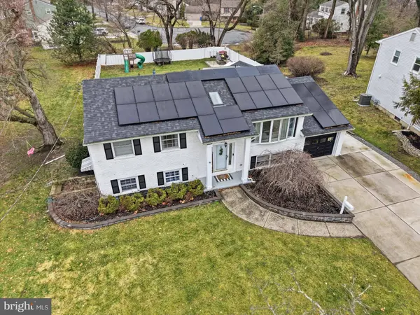 1502 HILLSIDE DR, Cherry Hill, NJ 08003