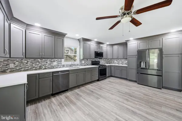 31 HERITAGE RD, Marlton, NJ 08053