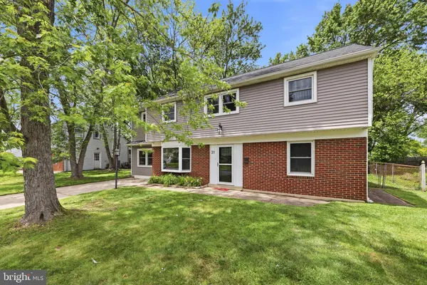 31 HERITAGE RD, Marlton, NJ 08053