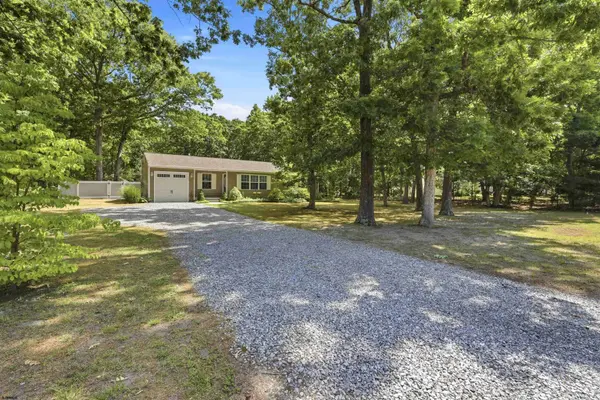 302 Dogwood Ave, Egg Harbor Township, NJ 08234