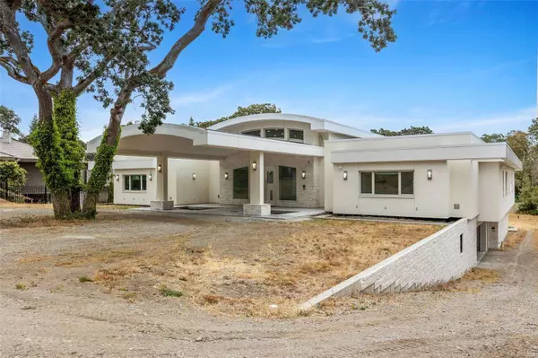 3355 Midland Rd, Oak Bay, BC V8R 6G7