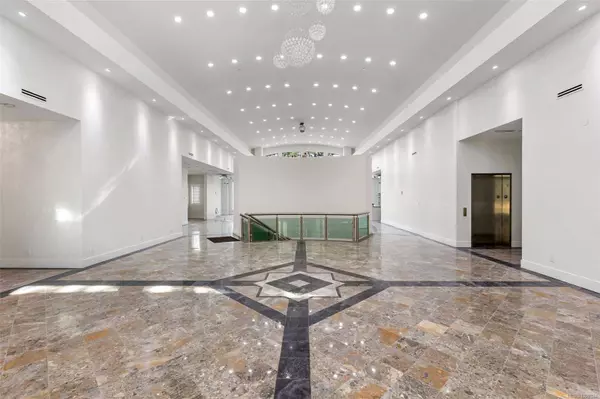 3355 Midland Rd, Oak Bay, BC V8R 6G7