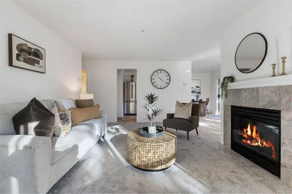 1100 Union Rd #305, Saanich, BC V8P 2J3