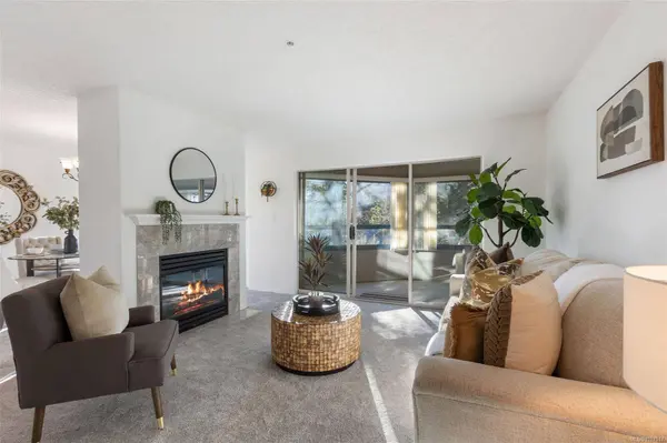 1100 Union Rd #305, Saanich, BC V8P 2J3