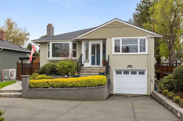 2023 Carnarvon St, Oak Bay, BC V8R 2V2