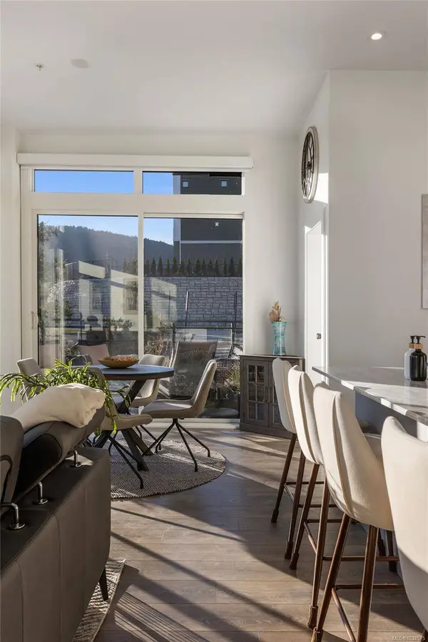 1110 Samar Cres #102, Langford, BC V9B 7B2