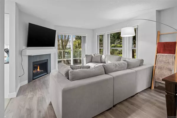 1710 Fort St #202, Victoria, BC V8R 1J2