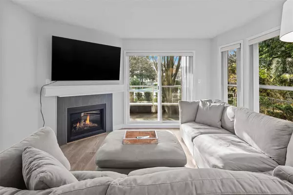 1710 Fort St #202, Victoria, BC V8R 1J2