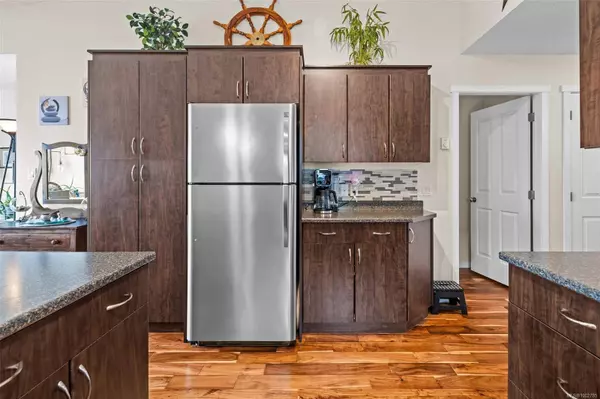 2740 Stautw Rd #6, Central Saanich, BC V8M 0A8