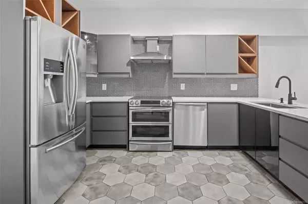 360 Goldstream Ave #107, Colwood, BC V9B 2W3