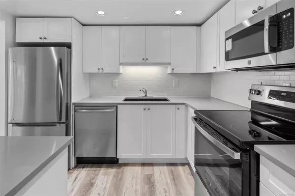 1012 Collinson St #306, Victoria, BC V8V 3C1