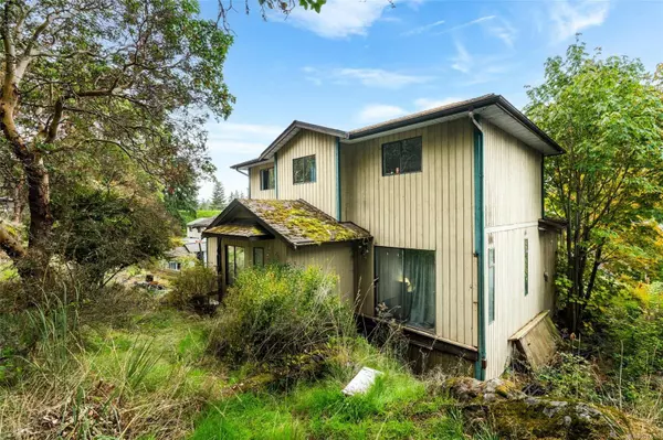 2486 Jeanine Dr, Langford, BC V9B 4Y1