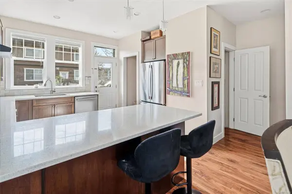 23 Pilot St, Victoria, BC V8V 2A5