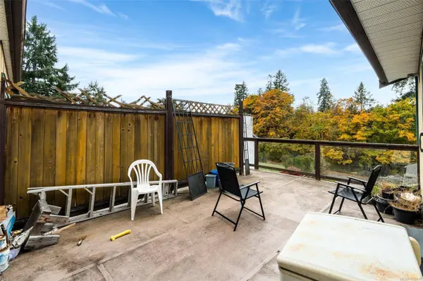 2486 Jeanine Dr, Langford, BC V9B 4Y1
