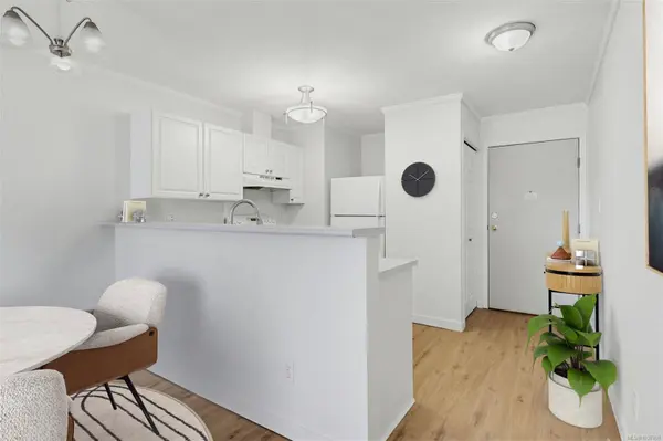 827 North Park St #415, Victoria, BC V8W 3Y3