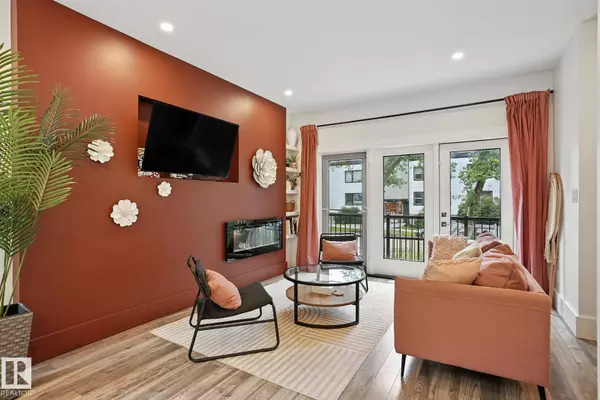 10426 126 ST NW, Edmonton, AB T5N 1T8