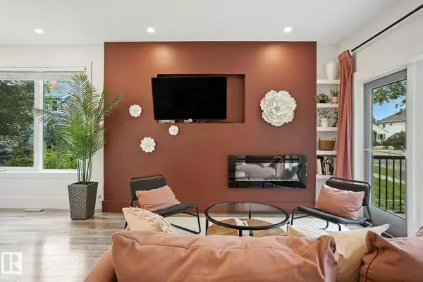 10426 126 ST NW, Edmonton, AB T5N 1T8