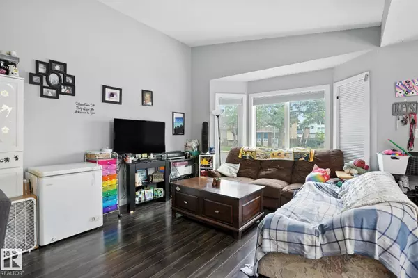 10436 154 ST NW, Edmonton, AB T5P 2H8