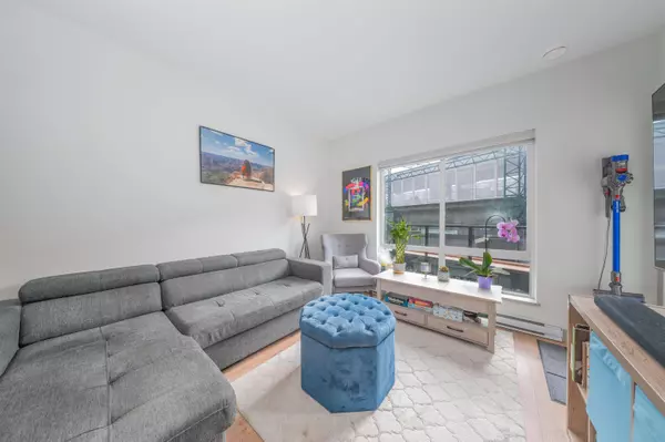 6968 Royal Oak AVE #201, Burnaby, BC V5J 4J2