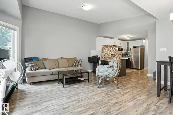 10438 154 ST NW, Edmonton, AB T5P 2H8