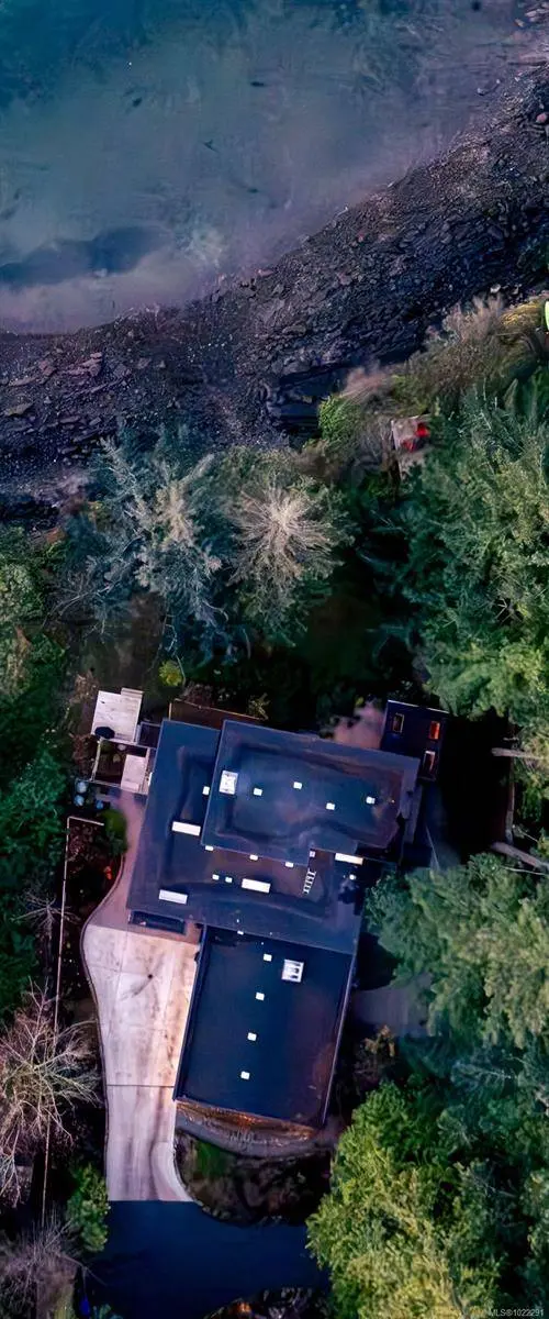 2250 Dolphin Rd, North Saanich, BC V8L 5Y7