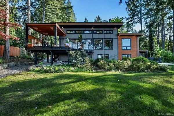 2250 Dolphin Rd, North Saanich, BC V8L 5Y7