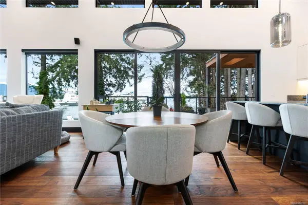 2250 Dolphin Rd, North Saanich, BC V8L 5Y7