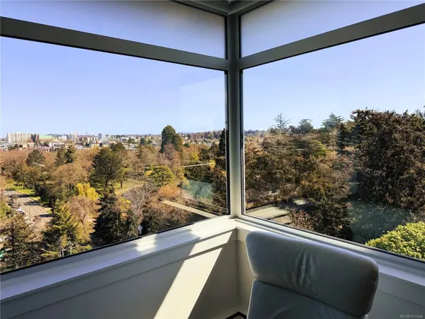 250 Douglas St #902, Victoria, BC V8V 2P4