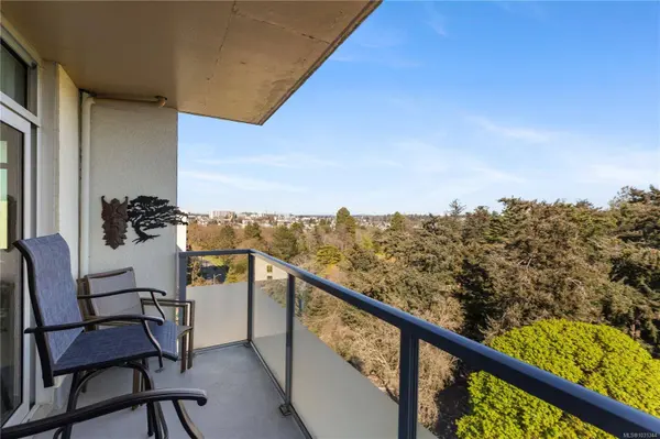 250 Douglas St #902, Victoria, BC V8V 2P4