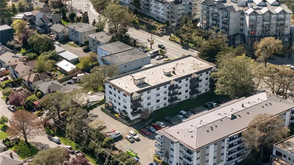 929 Esquimalt Rd #202, Esquimalt, BC V9A 3M7
