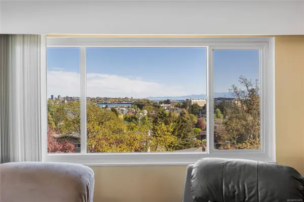 929 Esquimalt Rd #202, Esquimalt, BC V9A 3M7