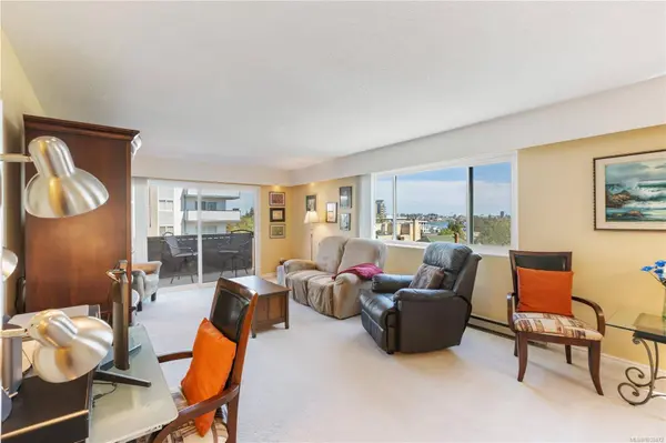 929 Esquimalt Rd #202, Esquimalt, BC V9A 3M7