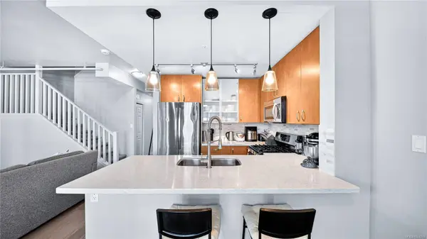 860 View St ##701, Victoria, BC V8W 3Z8